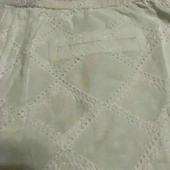 Heartloom white shorts with pockets - Picture 3 of 5